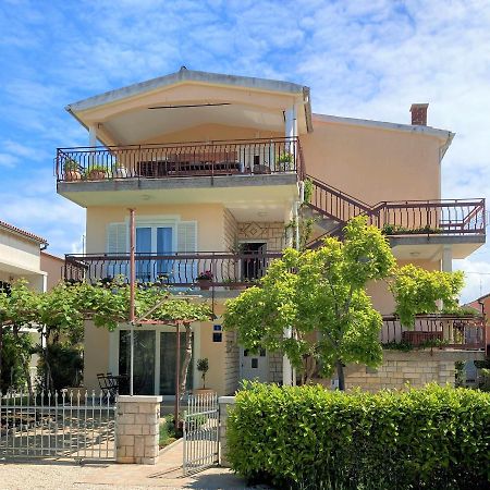 Apartments Lirio أوماغ المظهر الخارجي الصورة