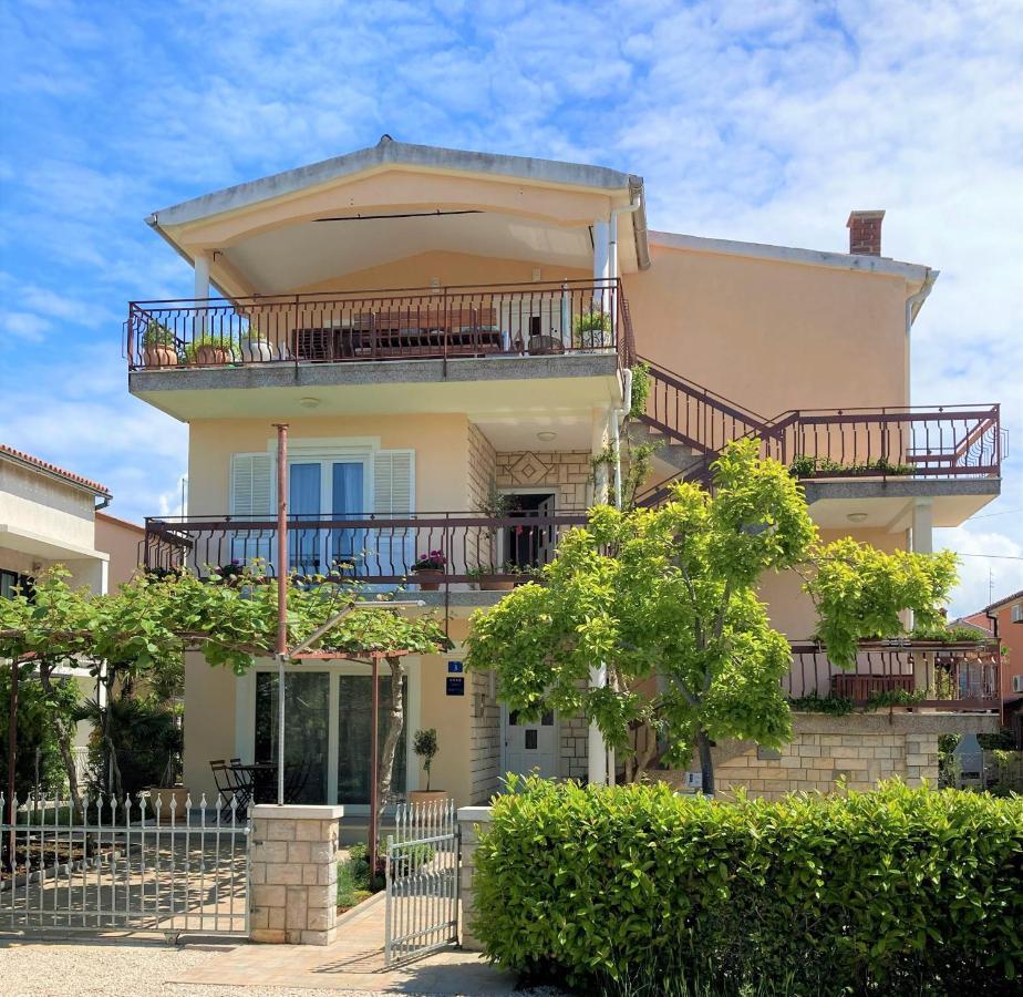 Apartments Lirio أوماغ المظهر الخارجي الصورة